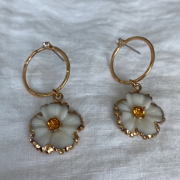 Anthropologie Daisy drop earrings - Picture 3 of 3